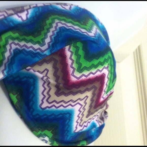 L-Space D cup bikini top - Picture 2 of 3